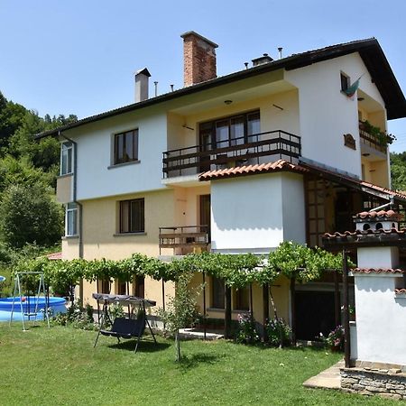 Къща Поколения Tryavna Esterno foto