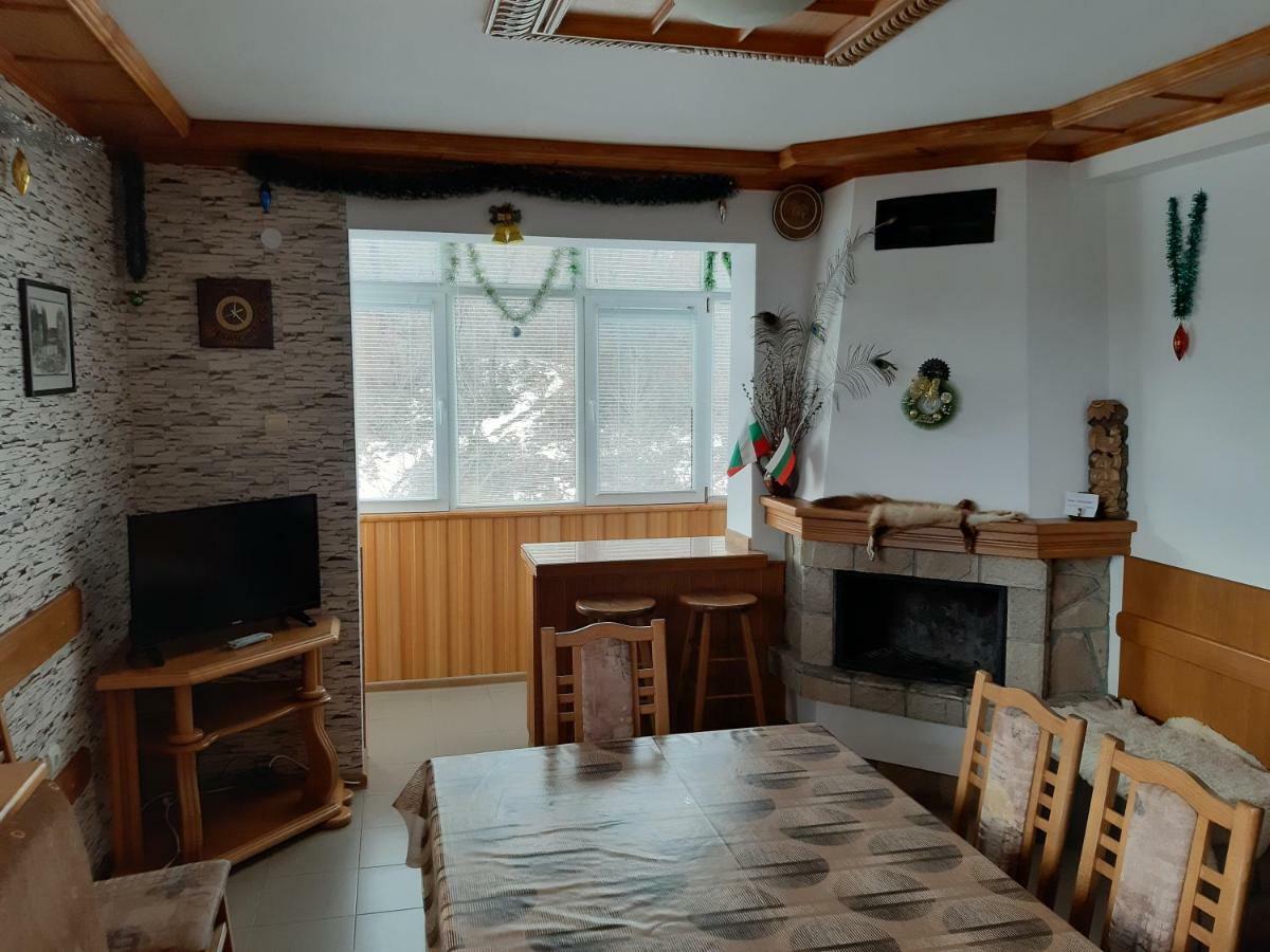 Къща Поколения Tryavna Esterno foto